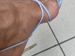 Mutsakin: Sexy man voeten op hakken