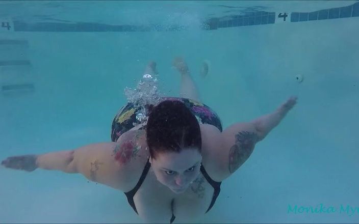 BBW Pleasures: SSBBW Body natación (vista bajo el agua)