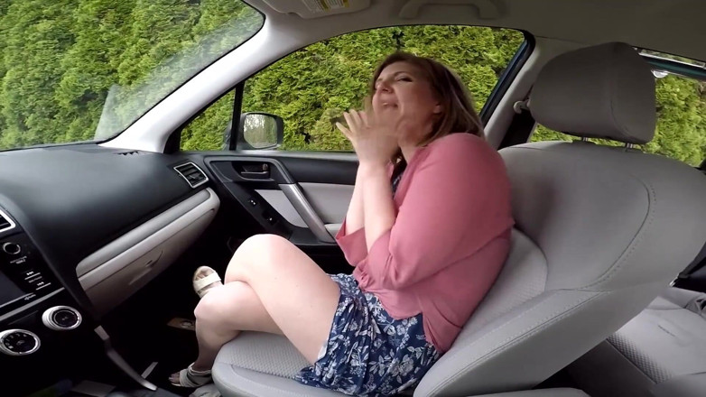 Housewife Ginger: Dalam Kereta Sewa dengan Rakan Sekerja