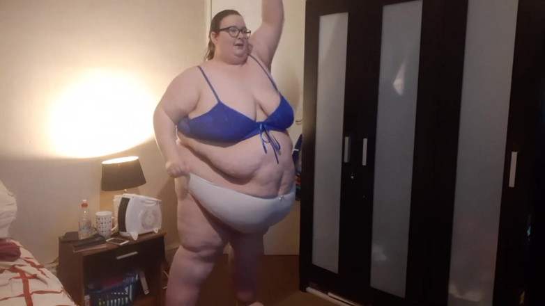 SSBBWLadyBrads: Жиробасина делает физические упражнения