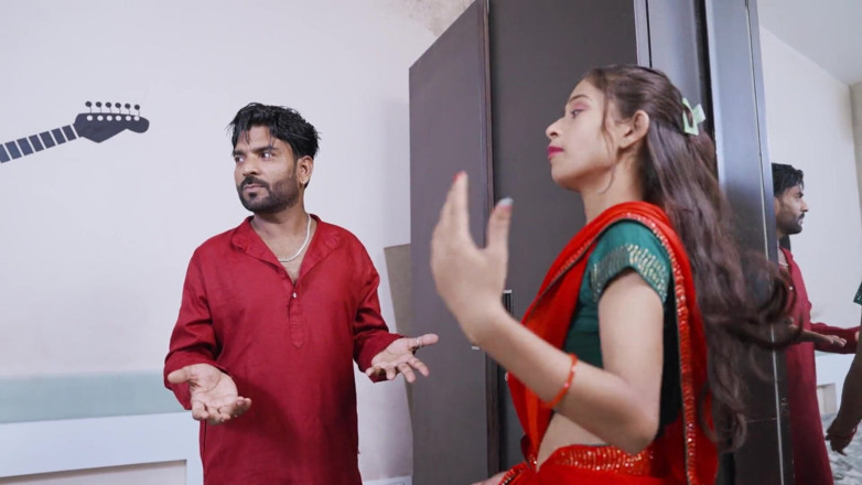 Aaka: Tharki Tailor 21-year-old Tight Chuted Girl on the Pretext of Taking...
