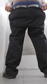 ฉี่และโชว์ตูด