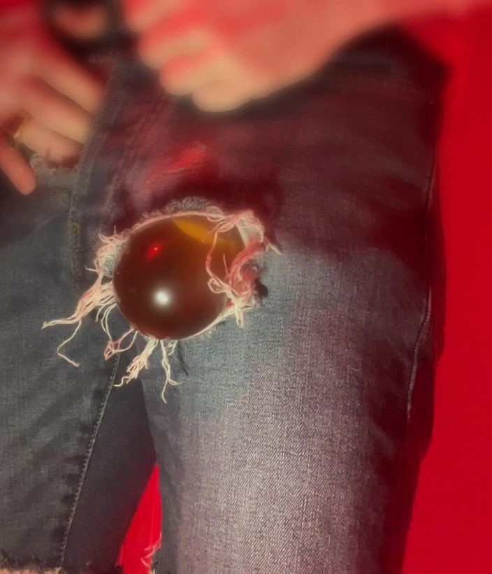 AmateurBoysPissing: Amateur Boy Pissing in a Condom