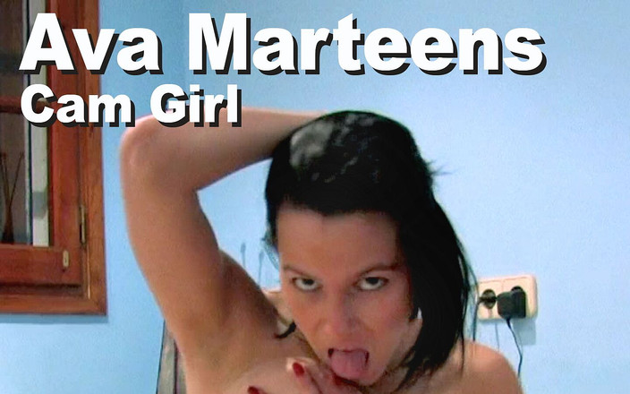 Edge Interactive Publishing: Ava marteens gioca con le tette rosa e si masturba...