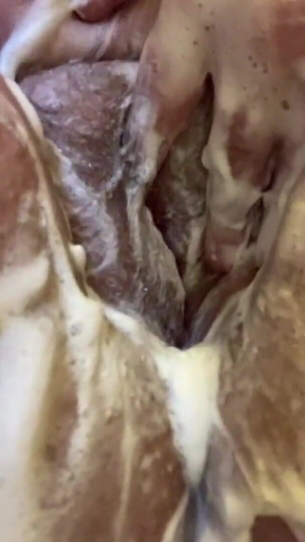Real homemade BBW BBC porn: Gordinha tomando um banho ensaboando minha buceta de cabelo gordo