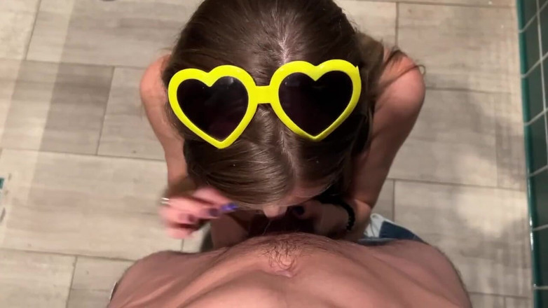 Dante Colle: Gelukkige Nerd creampies schattig e-meisje in comic con badkamer