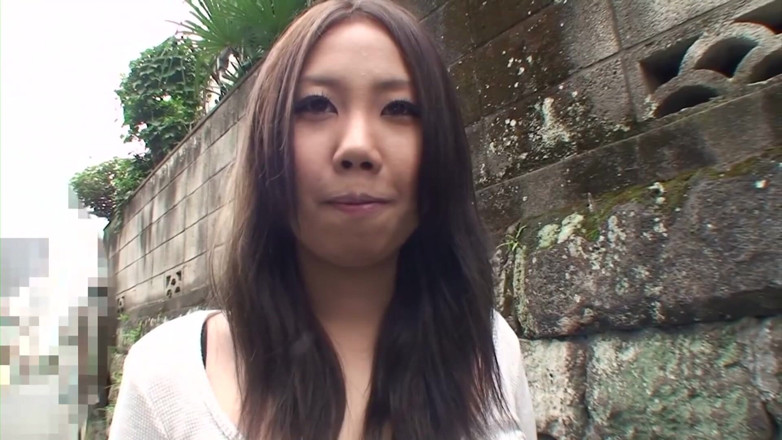 Asiatiques: Great asian babe masturbates on casting