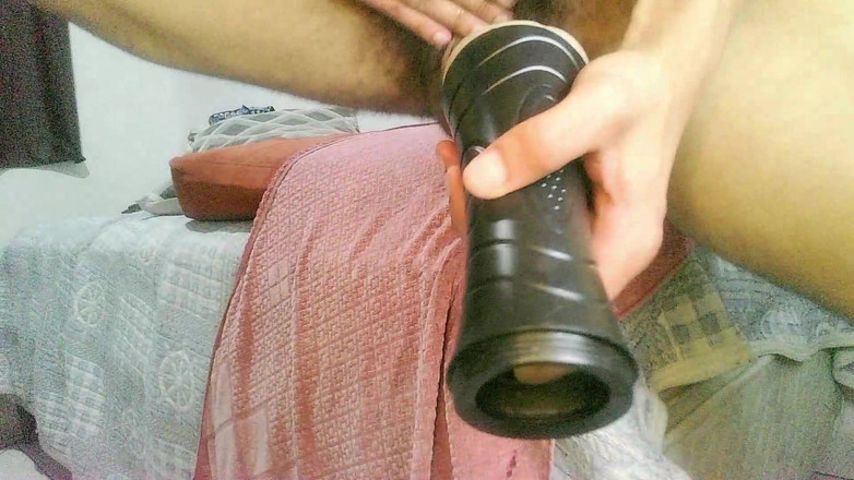 Virtual ToyBoy: Să vii să abuzezi de acest bărbat obraznic?