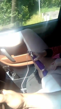 Burlas de conductores 4 - esposa juega con coño en viaje