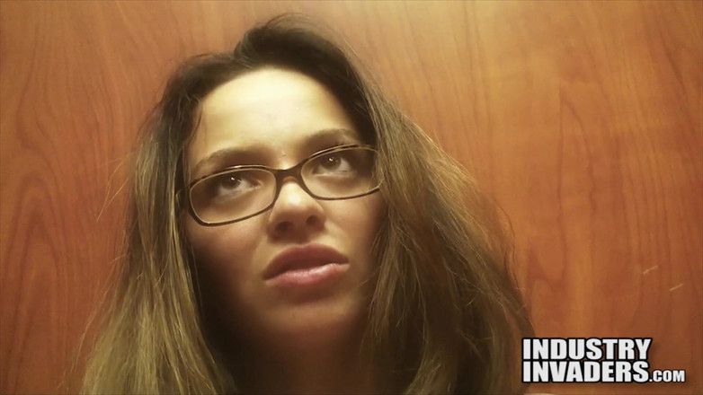 Naked Hustlers: Kåt sekreterare