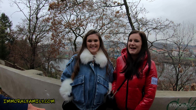 Immoral Family: Taylee Wood &amp; Zara Lick PAWG THREESOME Make Grinch Love Christmas –...