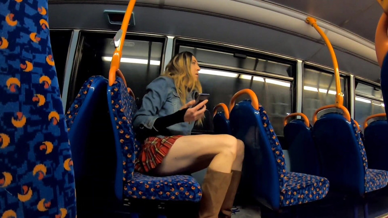 The Midnight Minx: Un travestito arraato in viaggio in autobus