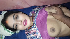 Ramashish: देसी अपने स्तन दिखा रही है