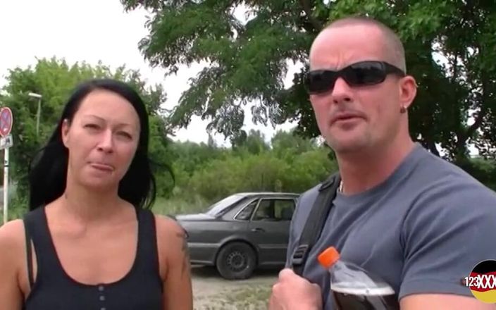 123XXX - 100% Amateurs: Cewek jerman bertato dengan rambut hitam lagi asik ngentot di...