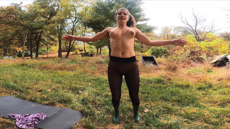Sammi Starfish: Stepmom's Camping Trip - Pantyhose for Pants