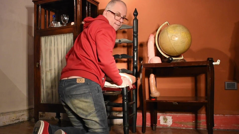 Dildo Man and Cross Hard Sex: Adoro bere piscio