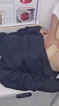 Nonne Hat Ihre Erste Untersuchung Bei Einer Gynäkologin! Sie War Noch Nie Berührt Worden!