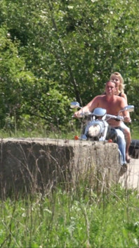 Pelacur Moto - Maaike