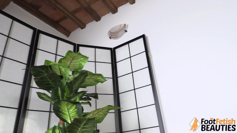 Foot Fetish HD: Une blonde exceptionnelle se fait caresser les pieds et les...