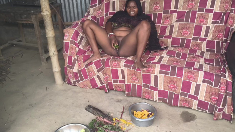 Sexyrani327: Fucked My New Stepsister-in-law with a Cucumber While She Was...