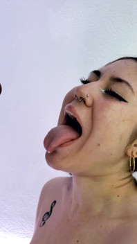 The Slut Asked Me to Cum in Her Mouth to Swallow It All