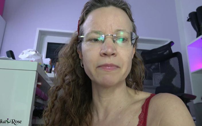 Annika Rose: 我会操你的年轻鸡巴！