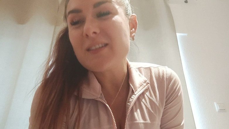 REELL - The cute Girl next door _ FemDom Reality: Custom: Vad kommer att hända med honom i Cirque de...