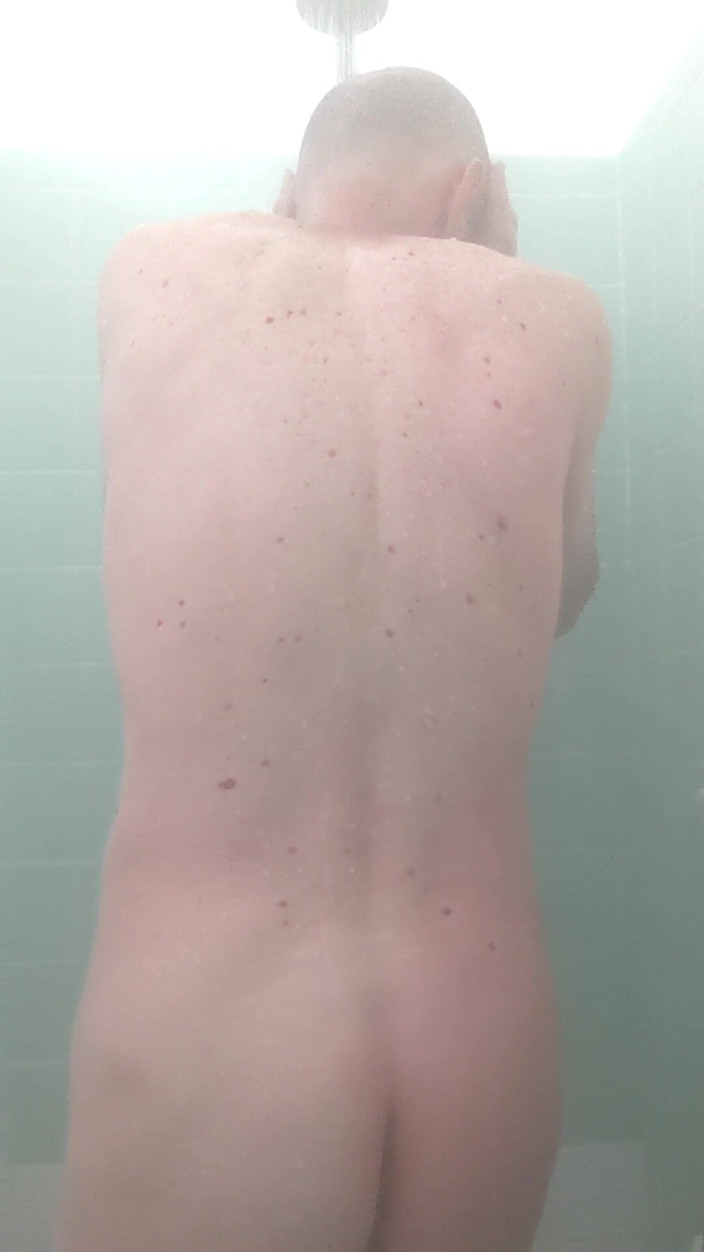 Codi Bonez: Vamos tomar um banho sexy