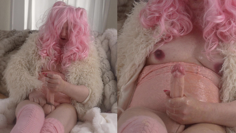 Trans fur bitch: Redhead Transfur Bitch Jerks Much of Cum