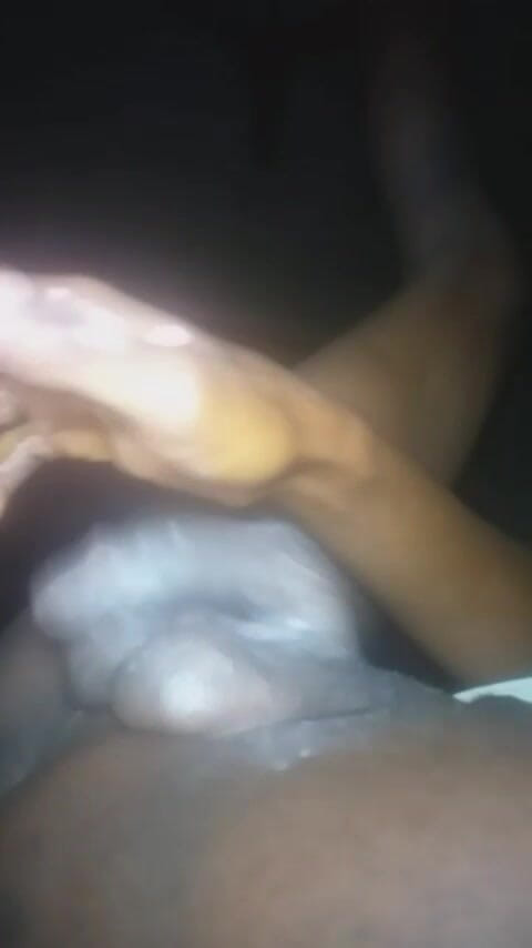 Badman4606: Cowok ini nggak tahan lagi sama spermanya.