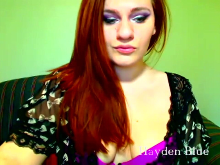 Hayden Blue: BBW Hayden fucks her pussy and shows off her fat...