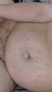 เมีย MILF แต่งงานแล้วช่วยตัวเองรูหีขนดกด้วยดิลโด้ยักษ์ - มิลกี้ มารี
