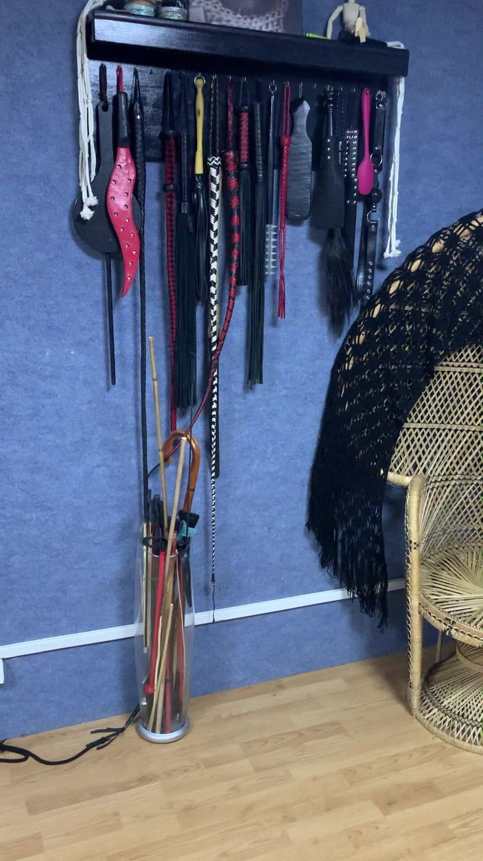 Maitresse Clara: Aku membuka pintu penjara bawah tanah ini untukmu