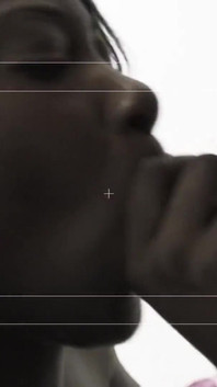 Melvina dapat pepek dan pantatnya dibuka oleh dua lelaki tua miang