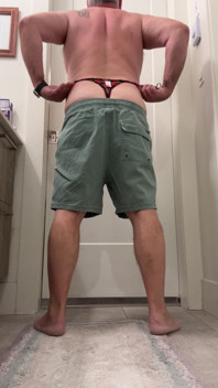 Me encanta bajar mis pantalones cortos e ir a la ciudad en mi culo