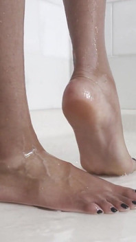 Kaki basah menunggu