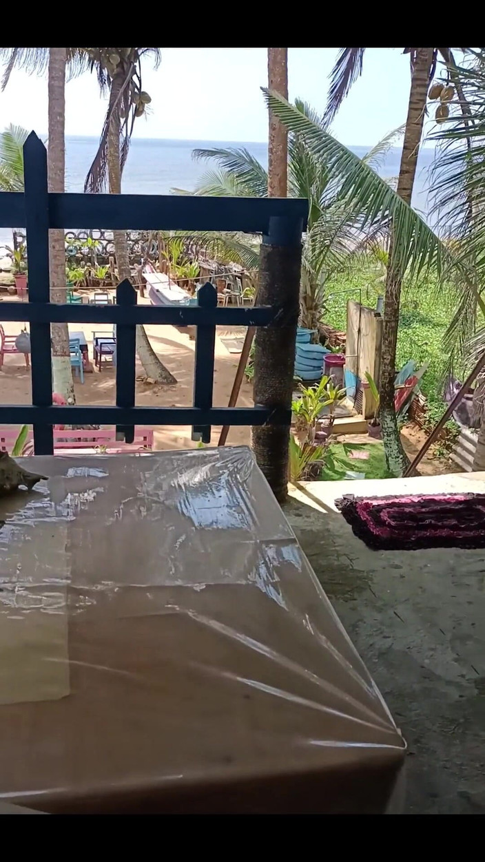 FrauleinP: Zdesperowany podczas czytania książki.