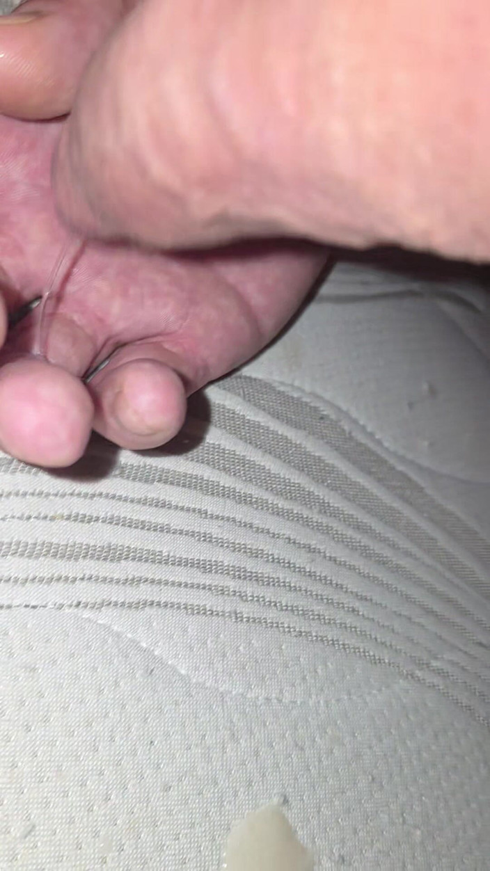 Inconita: Я сжимаю себя кулаком