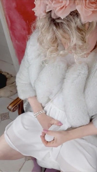 Transfurbitch gode di splendide sborrate in foxfur