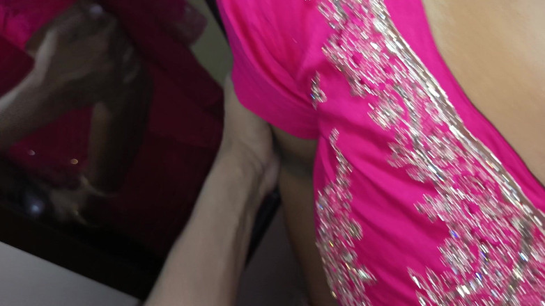 Hot poonam69: A cunhada levou o cunhado e beijou o pau dela