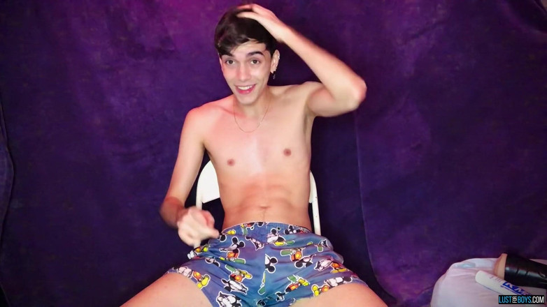 Lust for boys: Il giovane henry ben dotato si scopa un giocattolo