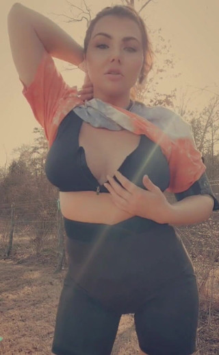 CoyWilder: Titty Drop Úterý Ed Sheeran - Shivers komentář Pod písní, kterou byste...