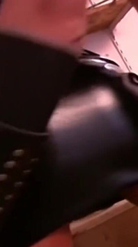 Leather domme pegs pegs pejantan dalam dan keras