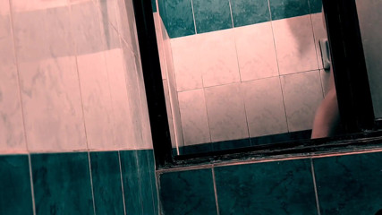 Grentie: Feeling horny in the shower