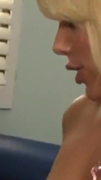 阴户汁液摩擦女同性恋剪刀与熟女