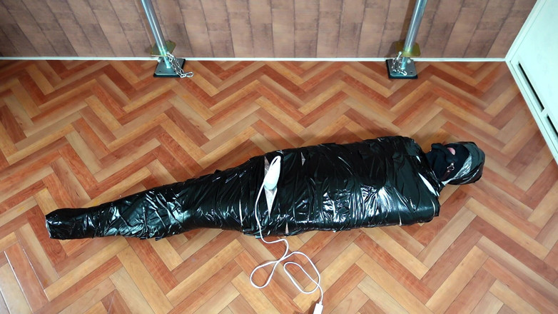 ushirosugatanomiki: Mumifikace celého ženského těla