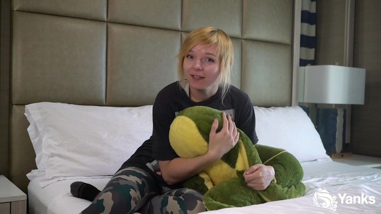 Yanks: Alexa Crush, pakar membonggol bantal