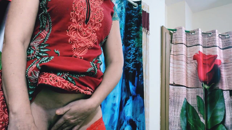 Bolly Karma: Se supune unei pule negre mari