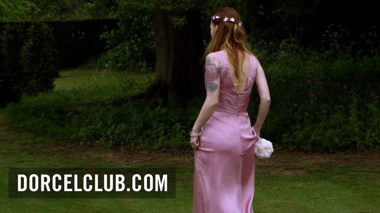 Dorcel Club: Cougar Emma Leigh memperkenalkan Misha Cross muda untuk seks keras