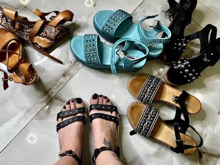 Julia domaina: Sandales, vidéo fétiche, pieds avec de longs orteils et ongles...